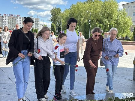 Работники ОАО «Доломит» прикоснулись к героической истории города.