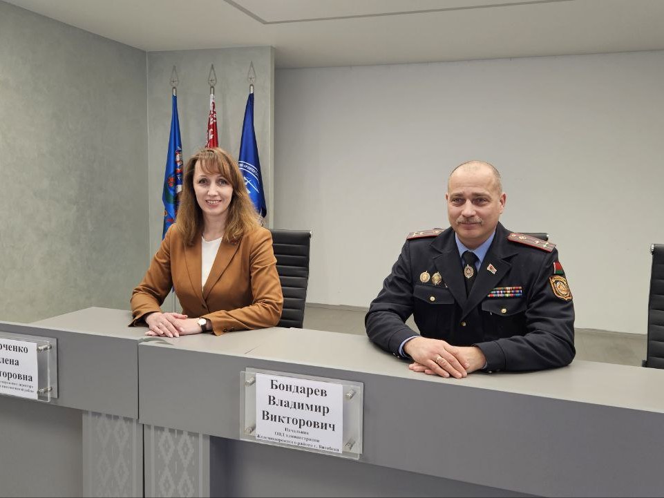 У ААТ "Даламіт" адбылася сустрэча працоўнага калектыву з начальнікам аддзела ўнутраных спраў.