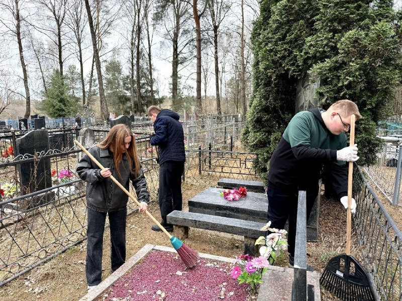 Молодежь ОАО «Доломит» почтила память героя-интернационалиста.