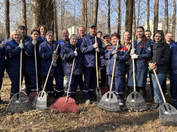 Супрацоўнікі ААТ "Даламіт" прынялі ўдзел у гарадскім суботніку.