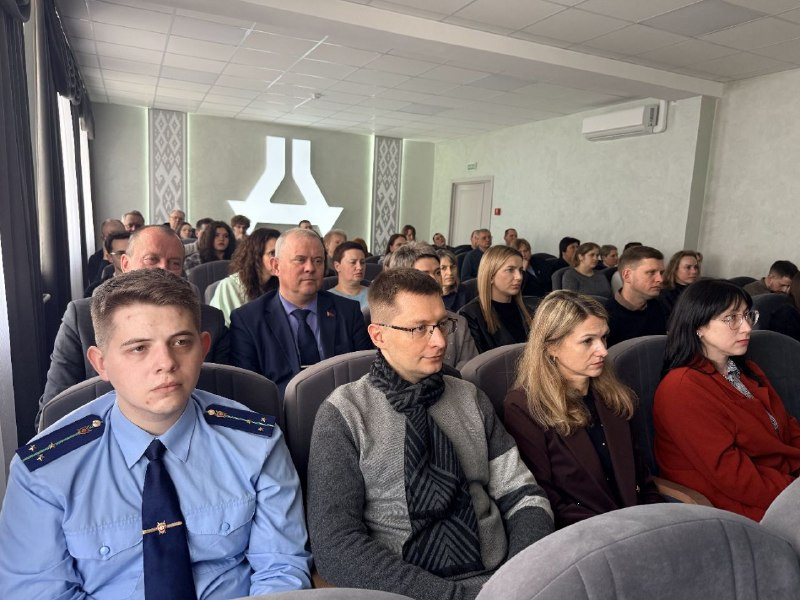 Напярэдадні Дня памяці ахвяр Хатынскай трагедыі ў ААТ "Даламіт" прайшла сустрэча, прысвечаная захаванню гістарычнай памяці.