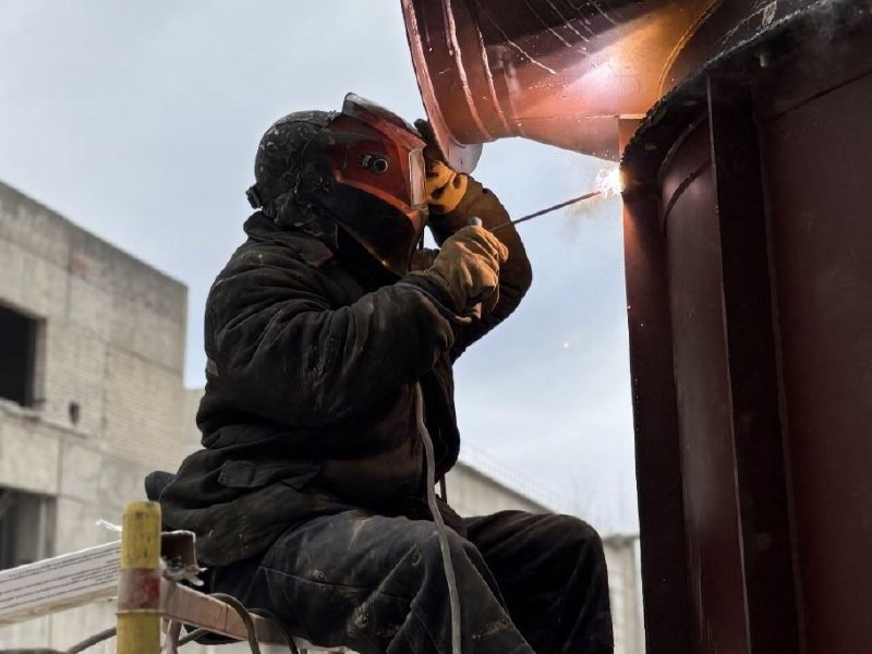 У ААТ «Даламіт» усталёўваюць новыя мультыцыклонныя пылаўлоўнікі.