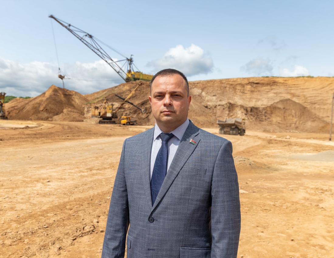 Поздравление генерального директора ОАО «Доломит» с Днём предприятия